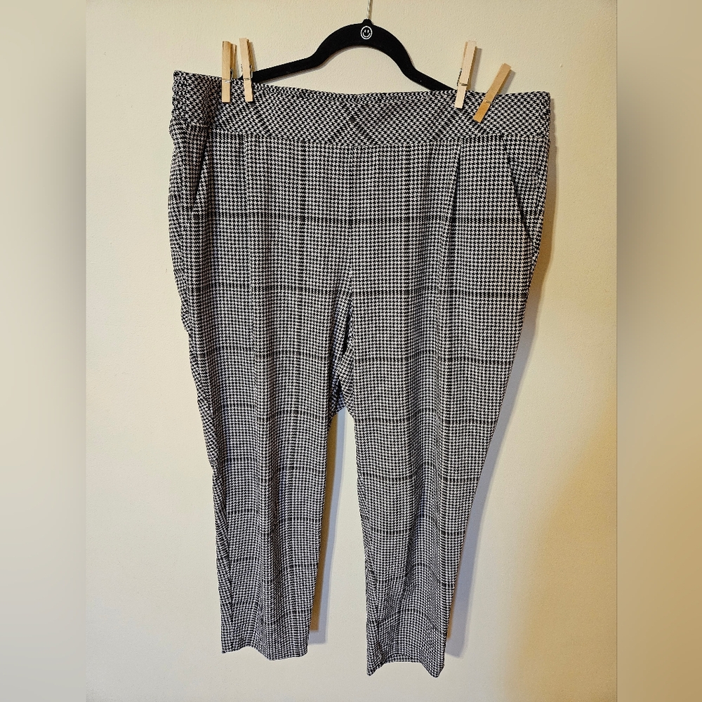 Torrid Black and White Houndstooth Pants
